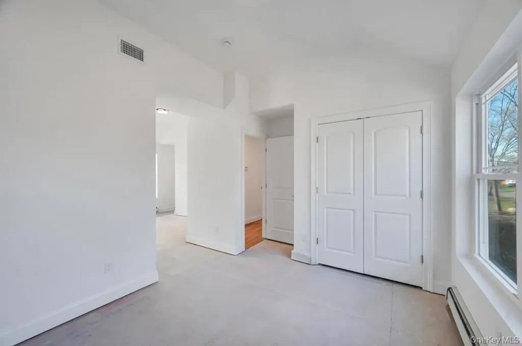 512 Starlight Drive Shirley NY 11967
