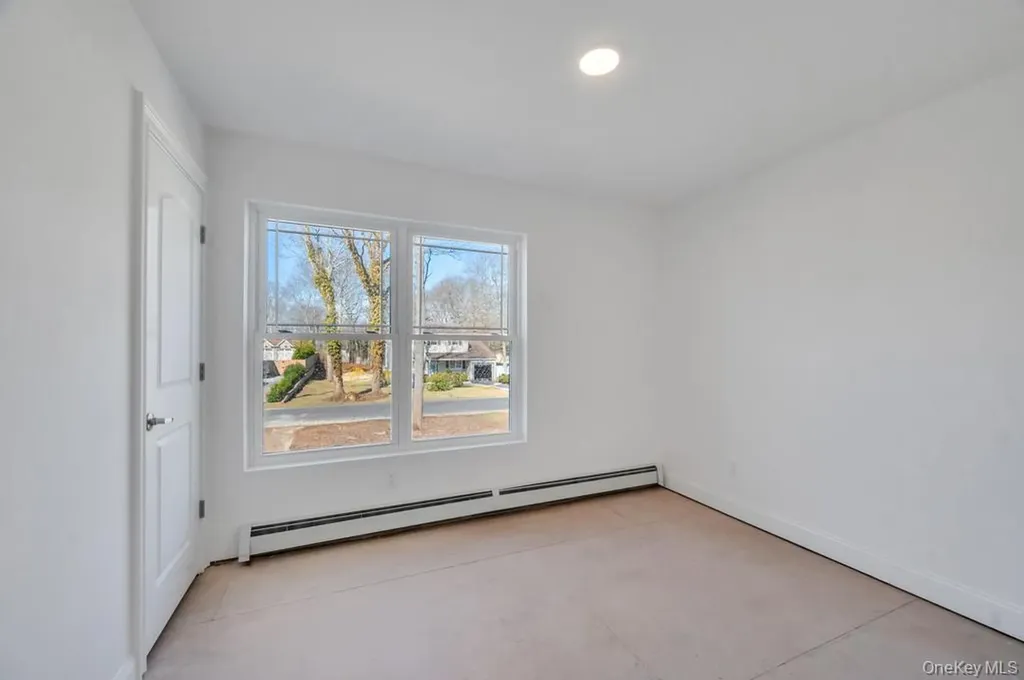 512 Starlight Drive Shirley NY 11967