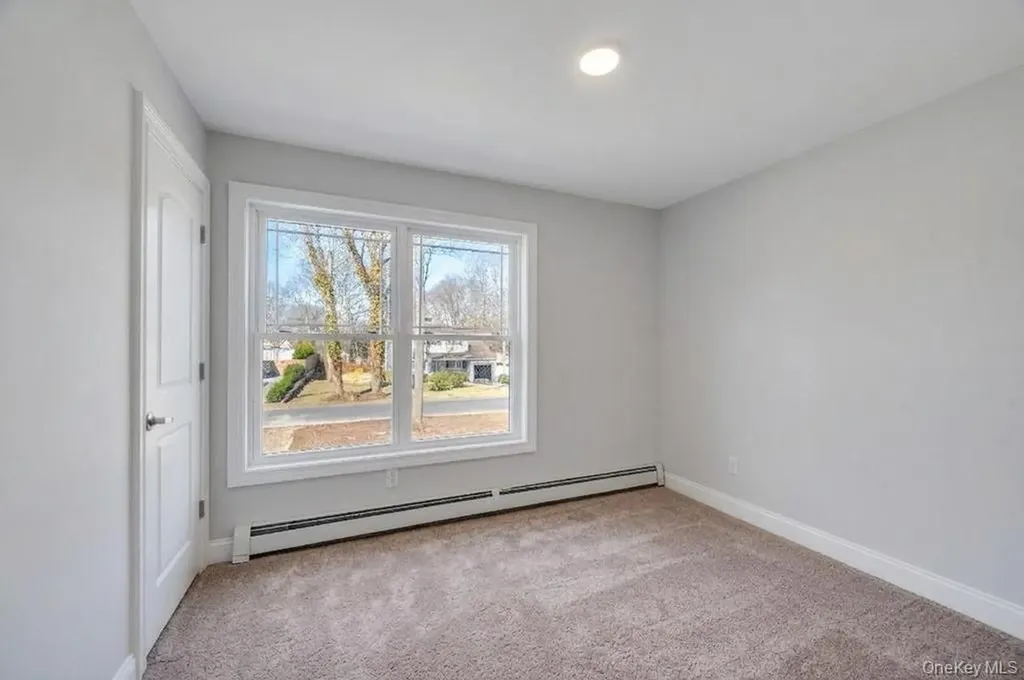 512 Starlight Drive Shirley NY 11967