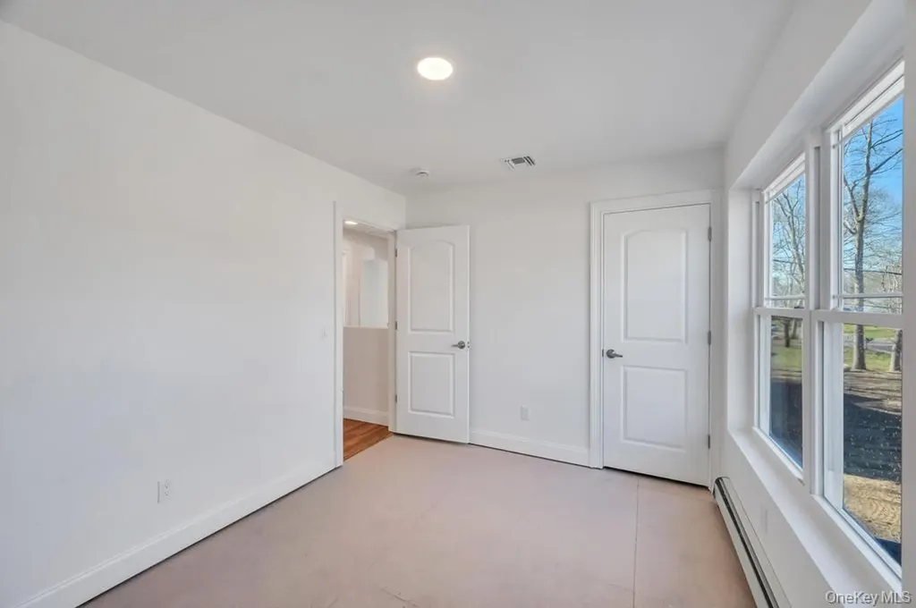 512 Starlight Drive Shirley NY 11967