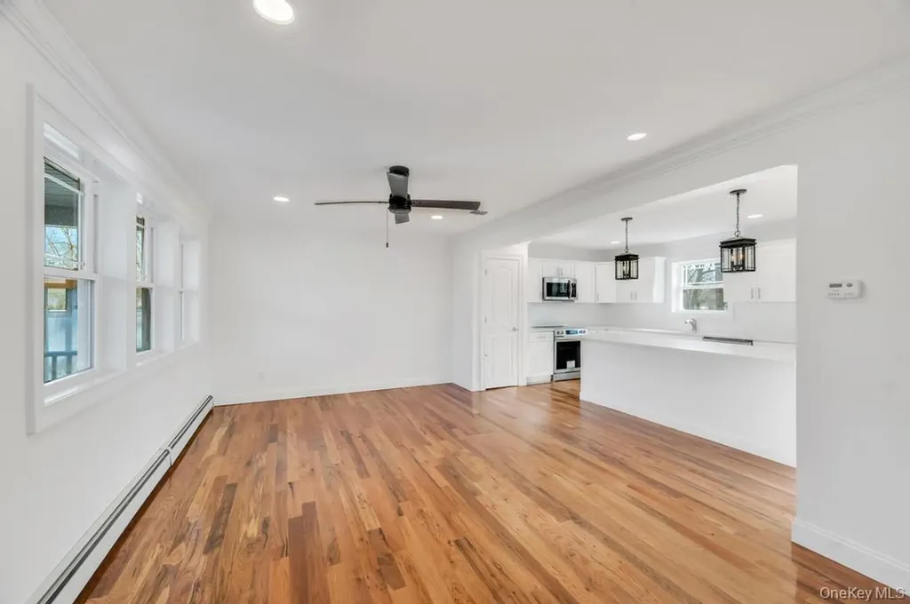512 Starlight Drive Shirley NY 11967