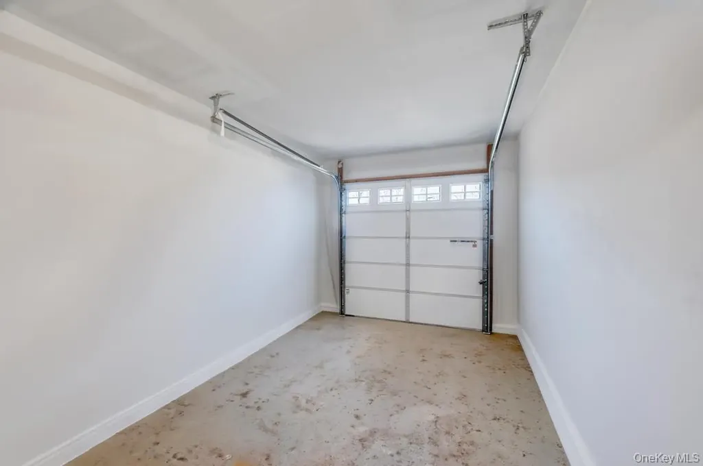 512 Starlight Drive Shirley NY 11967