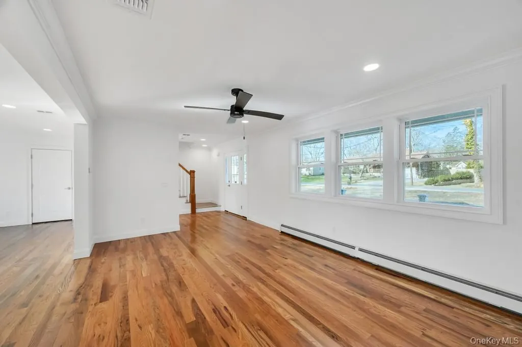512 Starlight Drive Shirley NY 11967