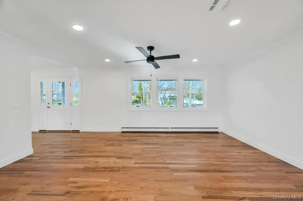 512 Starlight Drive Shirley NY 11967