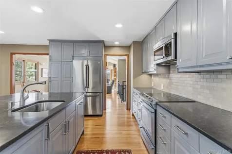 6 Tennis Court Road Mahopac NY 10541