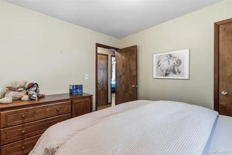 6 Tennis Court Road Mahopac NY 10541