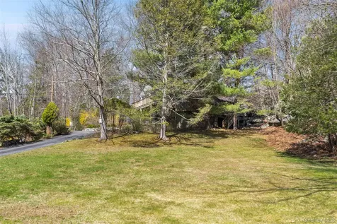 6 Tennis Court Road Mahopac NY 10541