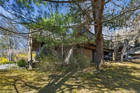 6 Tennis Court Road Mahopac NY 10541