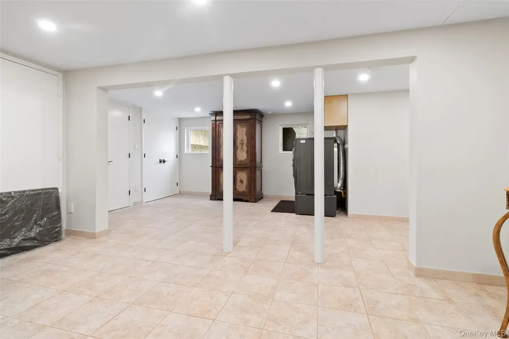 24 Jennings Road White Plains NY 10605