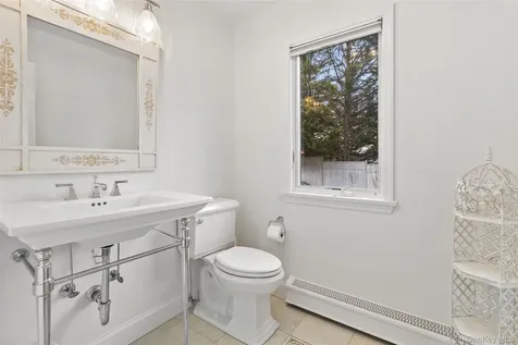24 Jennings Road White Plains NY 10605