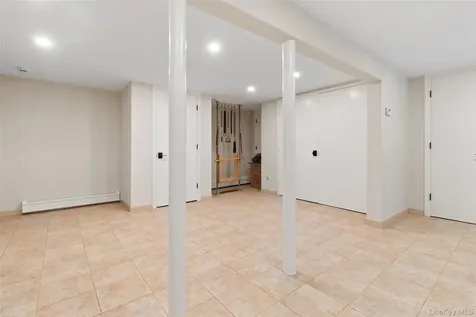 24 Jennings Road White Plains NY 10605