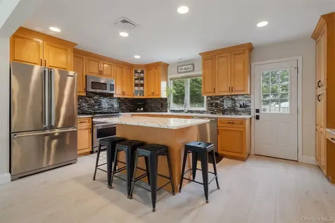 24 Jennings Road White Plains NY 10605