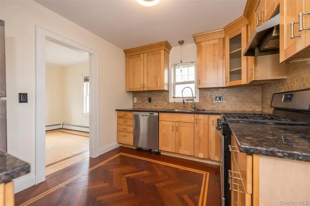 61 Roundhill Drive Yonkers NY 10710