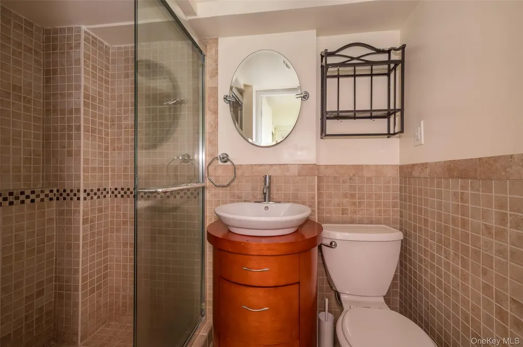 61 Roundhill Drive Yonkers NY 10710