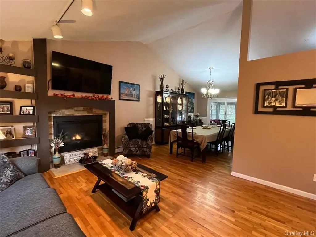 101 Whitetail Run Chester NY 10918