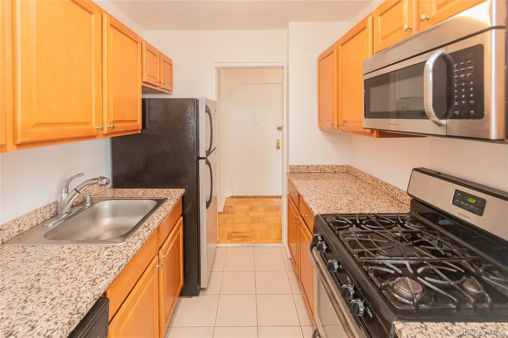 1841 Central Park Avenue Yonkers NY 10710