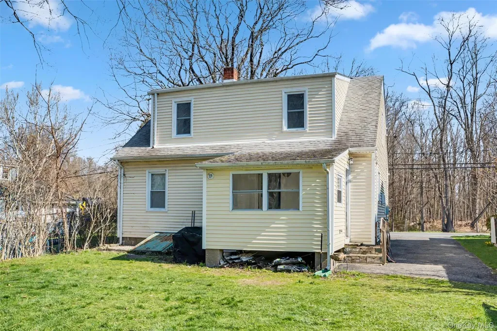 15 Forge Hill Road New Windsor NY 12553