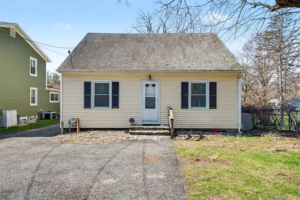 15 Forge Hill Road New Windsor NY 12553