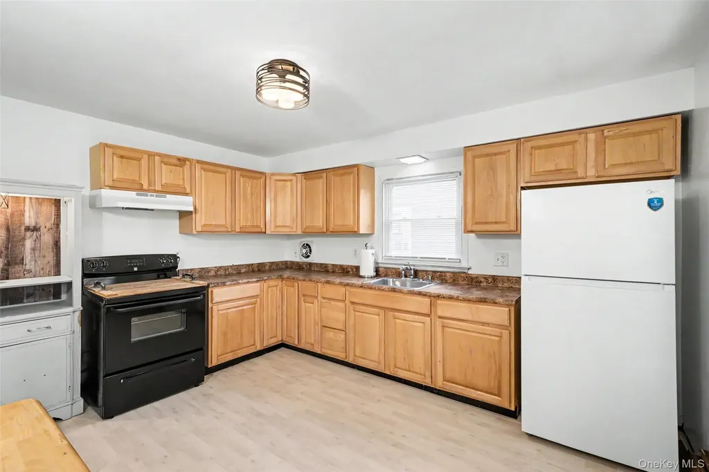 15 Forge Hill Road New Windsor NY 12553