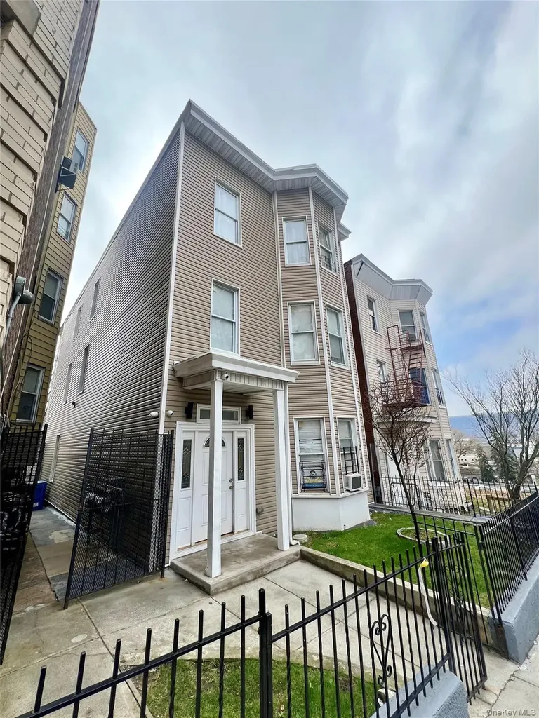 28 Ashburton Avenue Yonkers NY 10701