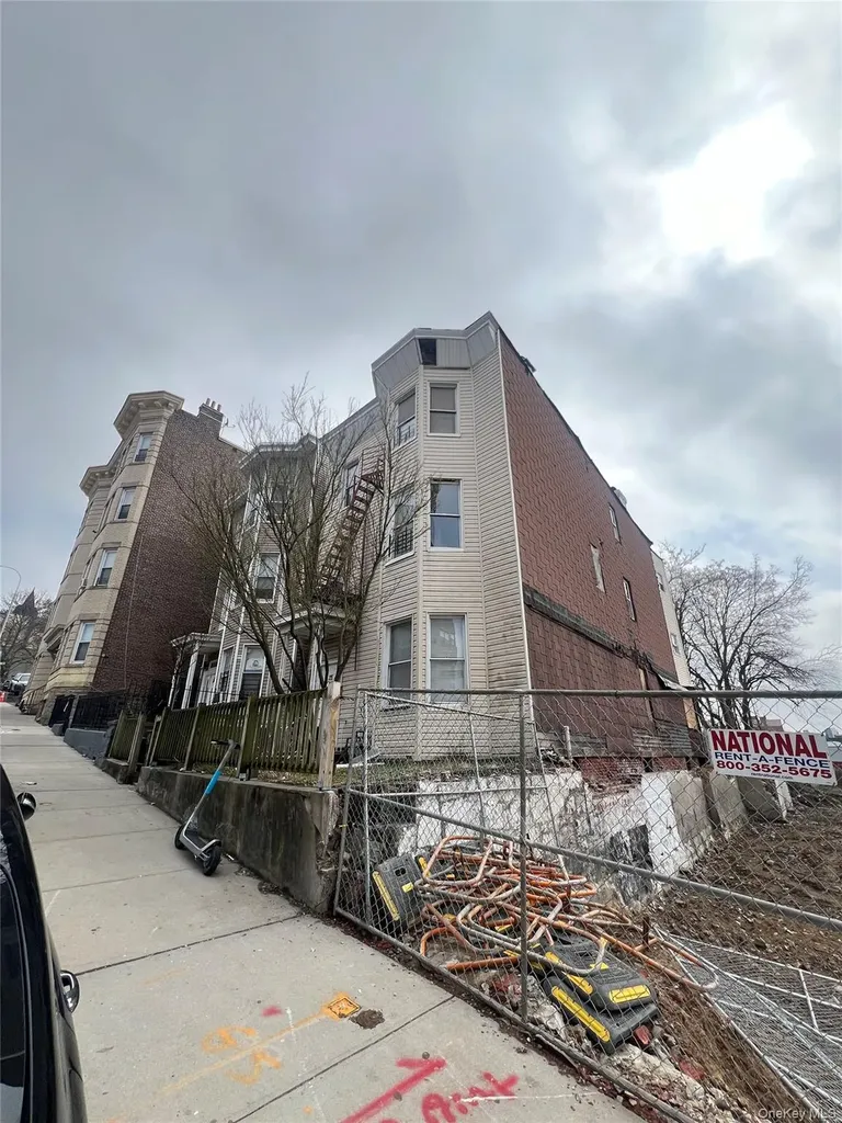 28 Ashburton Avenue Yonkers NY 10701