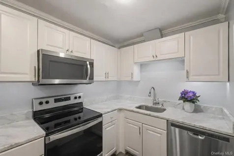 16 Carnaby Street Wappingers Falls NY 12589