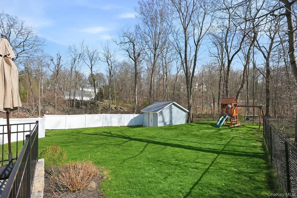 19 Lillian Road Mahopac NY 10541