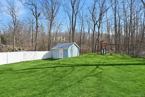 19 Lillian Road Mahopac NY 10541
