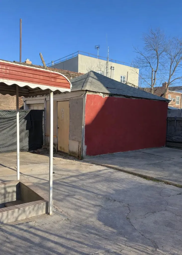 5908 Snyder Avenue Brooklyn NY 11203