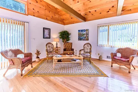 10 W Simmon Callicoon NY 12736