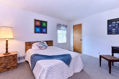 10 W Simmon Callicoon NY 12736