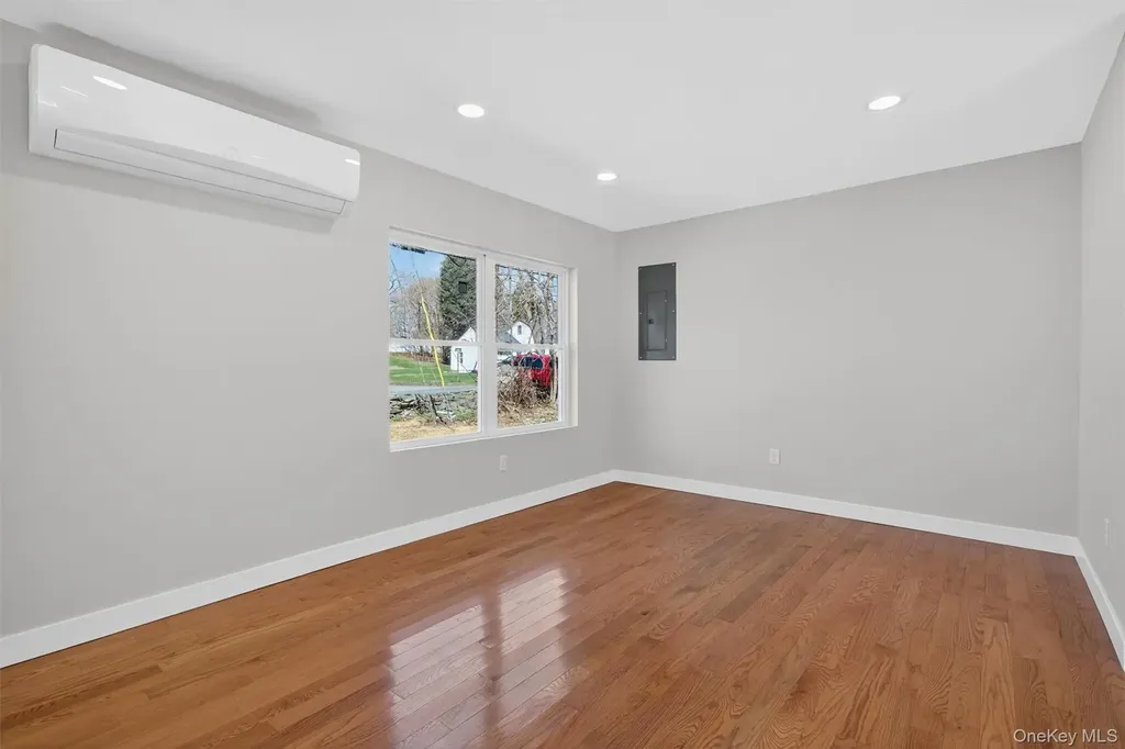 111 Cedar Avenue New Windsor NY 12553