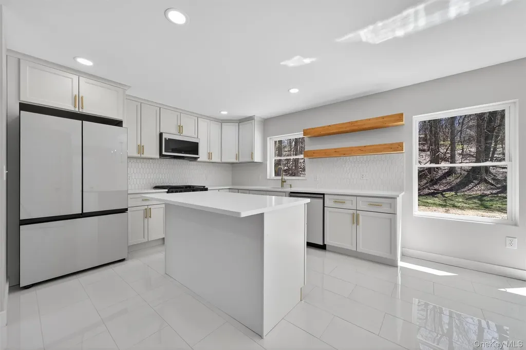 111 Cedar Avenue New Windsor NY 12553