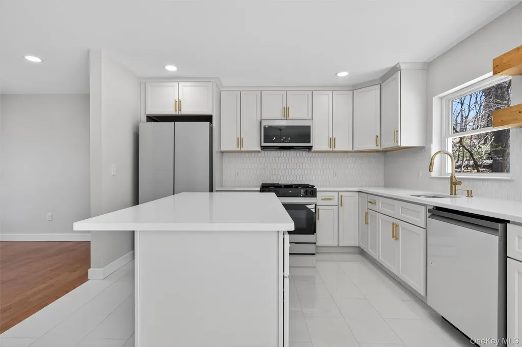 111 Cedar Avenue New Windsor NY 12553