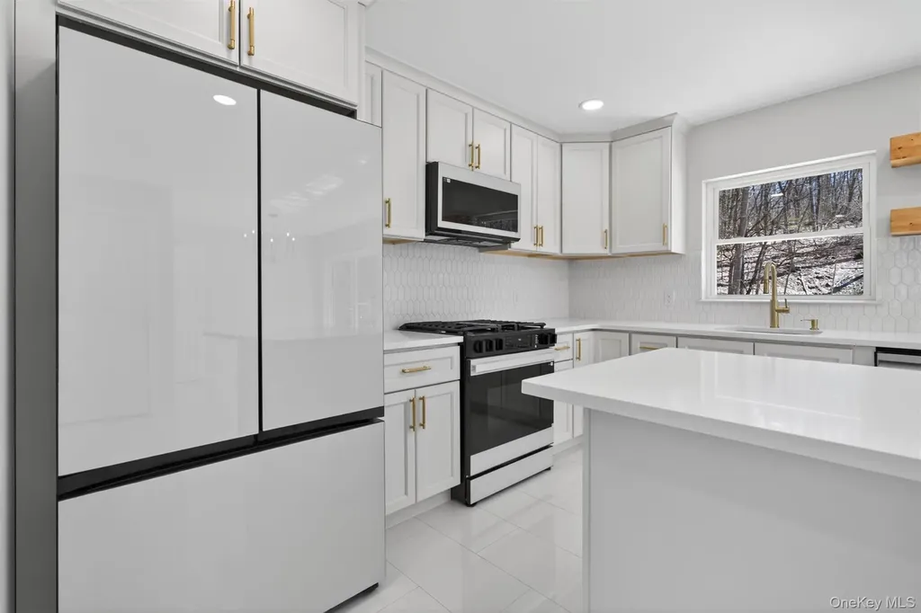 111 Cedar Avenue New Windsor NY 12553