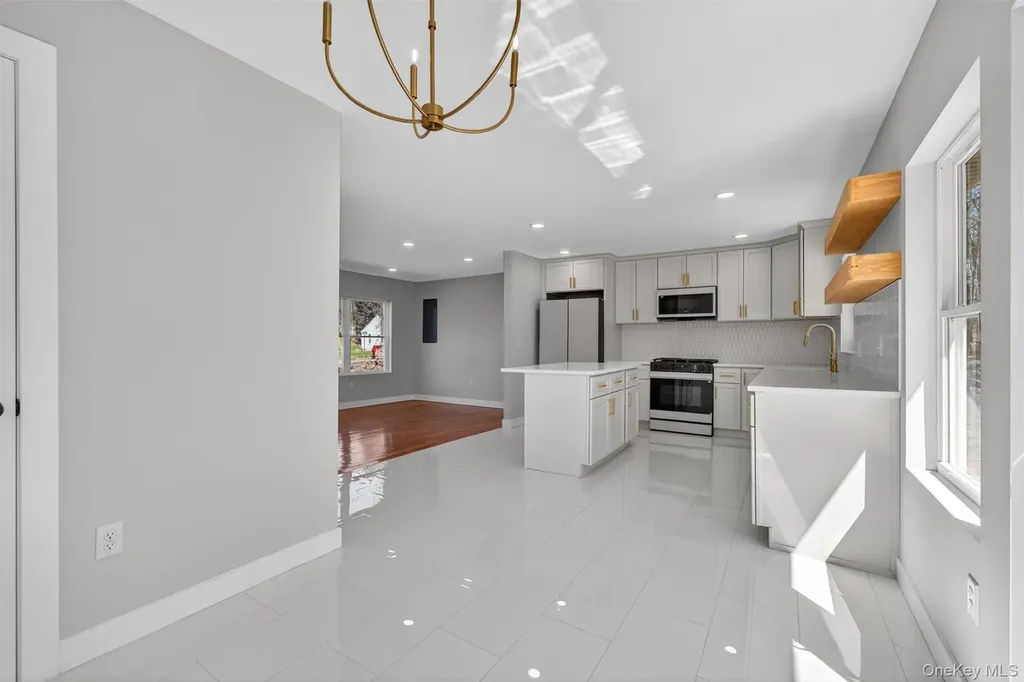 111 Cedar Avenue New Windsor NY 12553