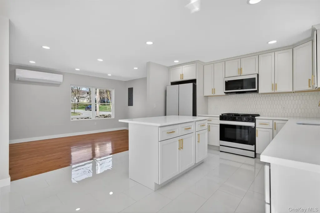 111 Cedar Avenue New Windsor NY 12553