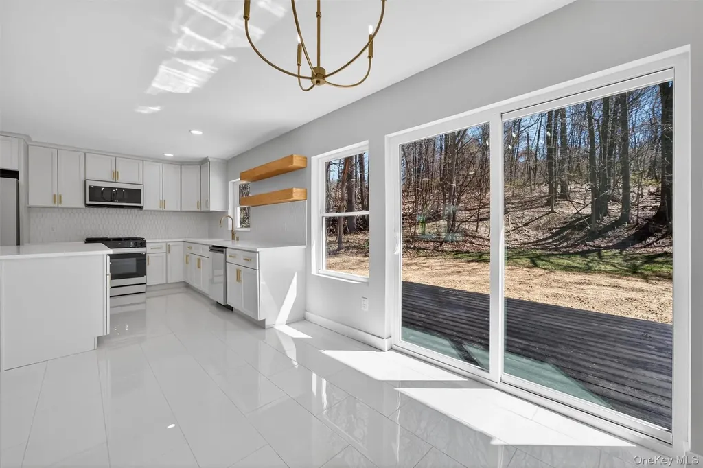 111 Cedar Avenue New Windsor NY 12553