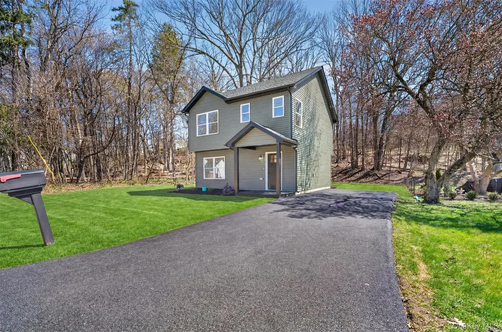 111 Cedar Avenue New Windsor NY 12553