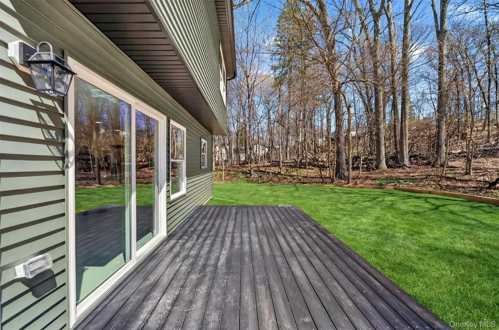 111 Cedar Avenue New Windsor NY 12553