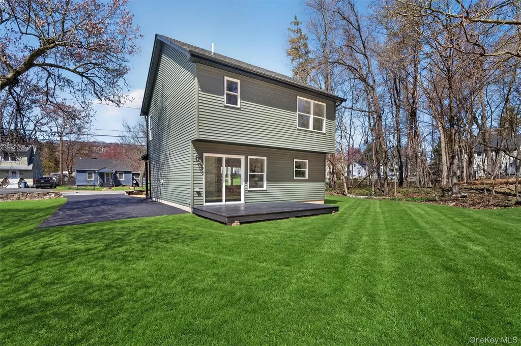 111 Cedar Avenue New Windsor NY 12553
