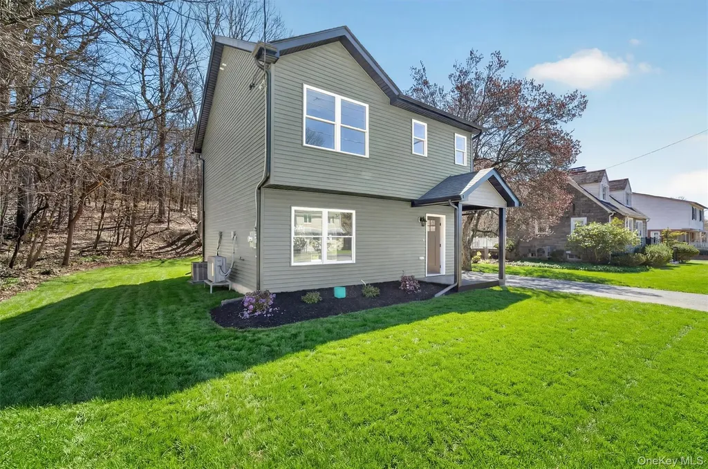 111 Cedar Avenue New Windsor NY 12553