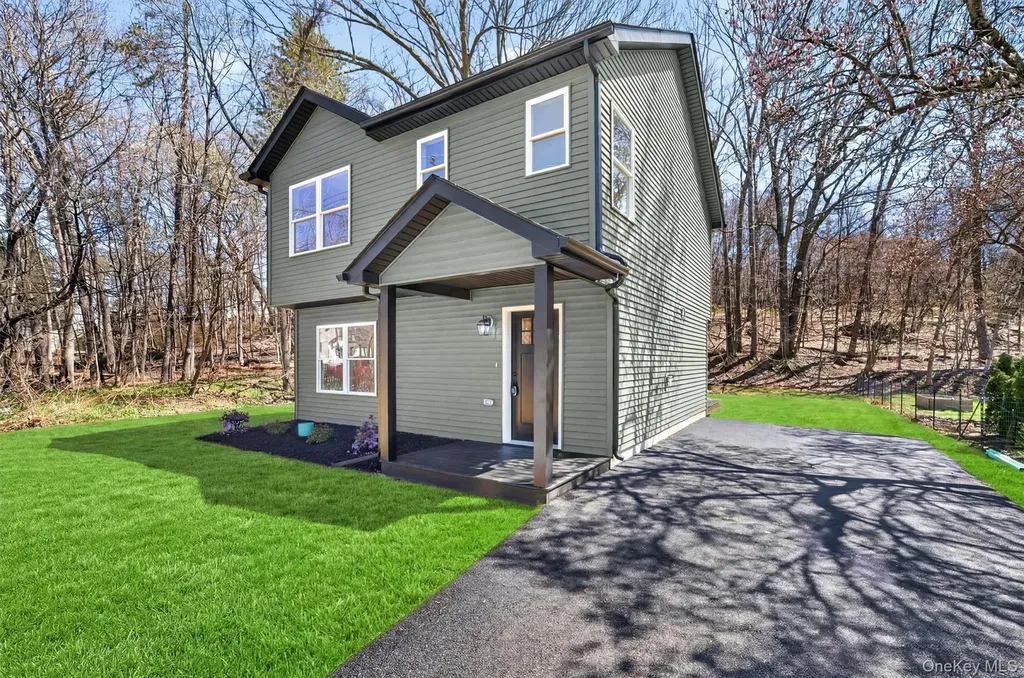 111 Cedar Avenue New Windsor NY 12553