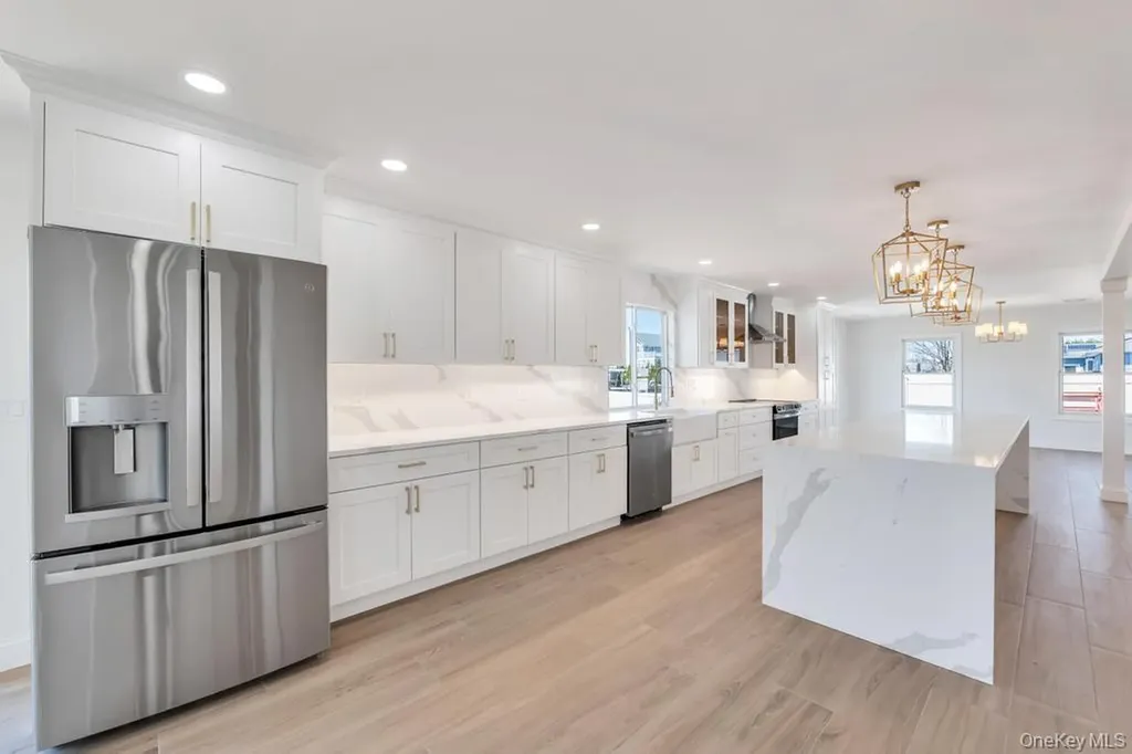 66 Lighthouse Road Babylon NY 11702