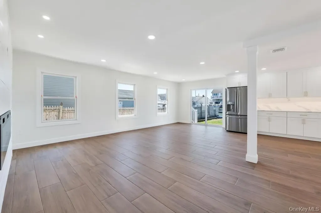66 Lighthouse Road Babylon NY 11702