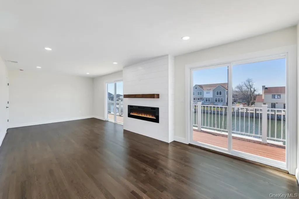 66 Lighthouse Road Babylon NY 11702