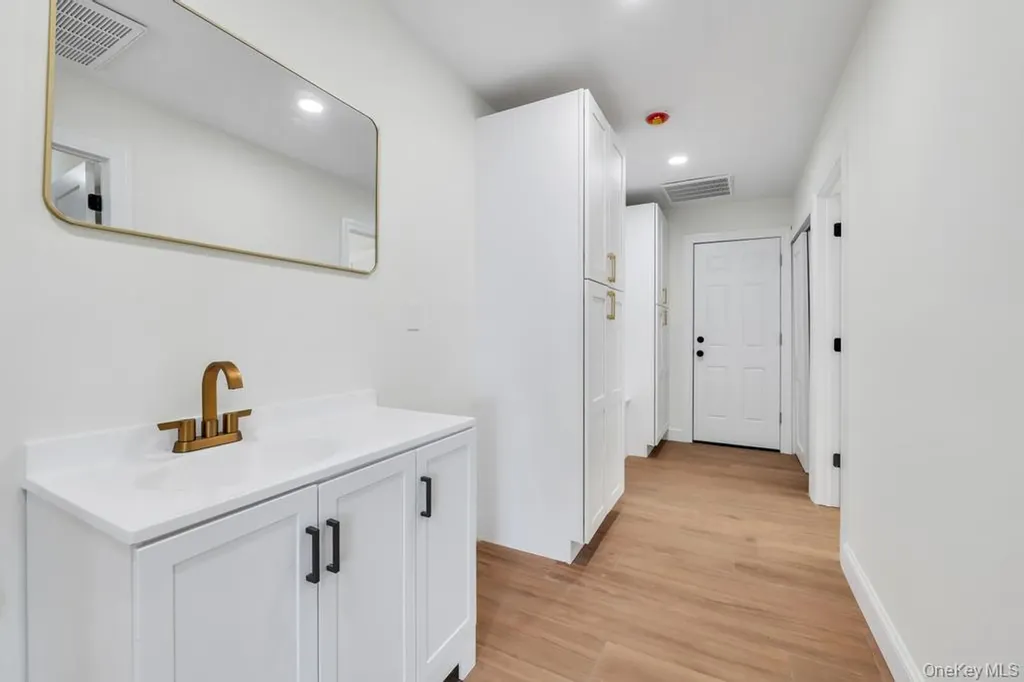 66 Lighthouse Road Babylon NY 11702