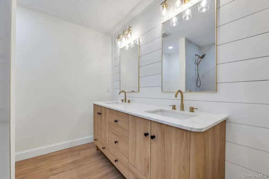 66 Lighthouse Road Babylon NY 11702