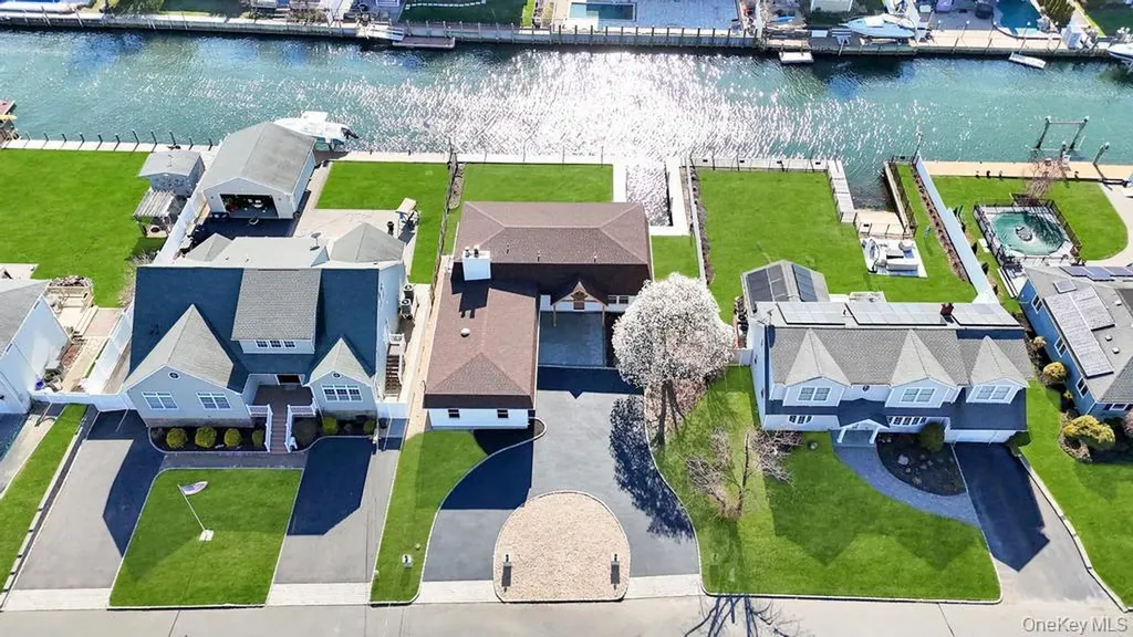 66 Lighthouse Road Babylon NY 11702