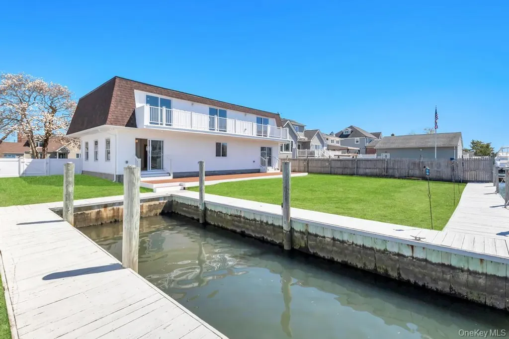 66 Lighthouse Road Babylon NY 11702
